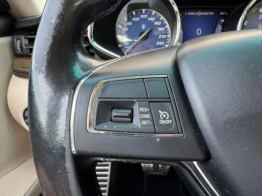 Maserati Quattroporte - Afbeelding 10 van 25