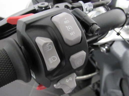Triumph Speed Triple - Afbeelding 8 van 11