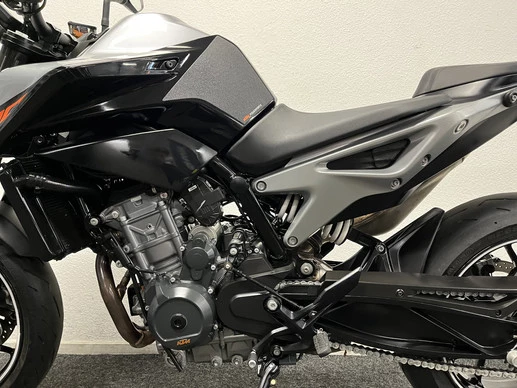 KTM 790 Duke - Afbeelding 17 van 22