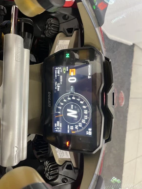 Ducati Panigale V4 - Afbeelding 2 van 22