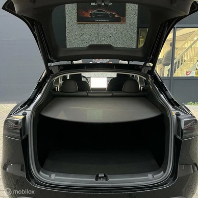 Tesla Model Y - Afbeelding 18 van 20