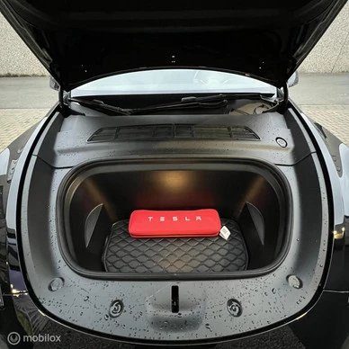 Tesla Model Y - Afbeelding 19 van 20