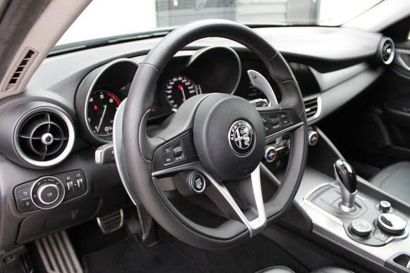 Alfa Romeo Giulia - Afbeelding 2 van 30