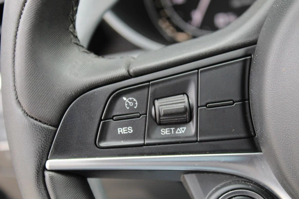 Alfa Romeo Giulia - Afbeelding 14 van 30