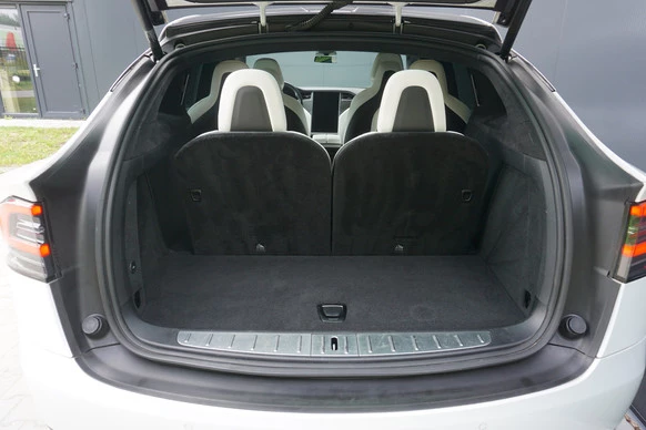 Tesla Model X - Afbeelding 24 van 27