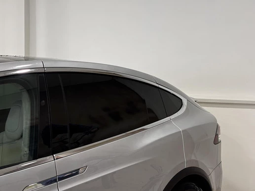 Tesla Model X - Afbeelding 19 van 30