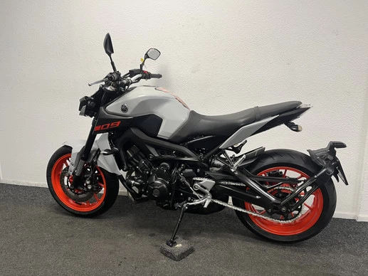 Yamaha MT 09 - Afbeelding 15 van 22