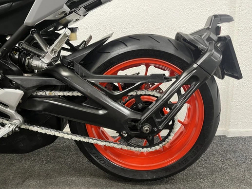 Yamaha MT 09 - Afbeelding 18 van 22