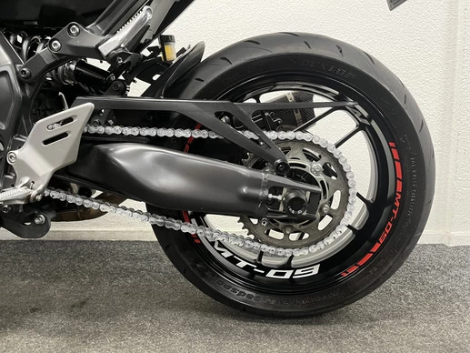 Yamaha MT 09 - Afbeelding 18 van 22