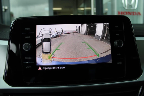 Volkswagen T-Roc - Afbeelding 18 van 21