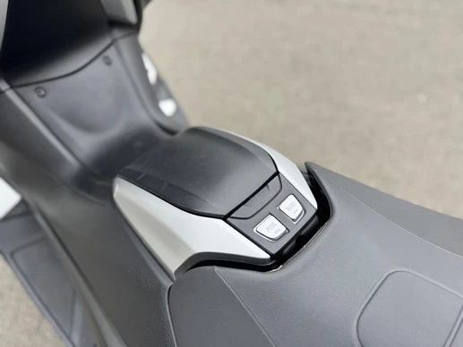 Yamaha T-MAX - Afbeelding 8 van 11