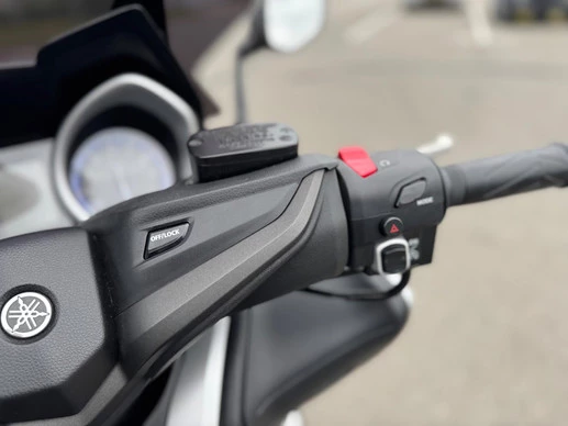 Yamaha T-MAX - Afbeelding 10 van 11