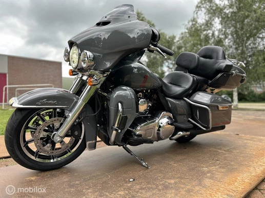 Harley-Davidson Electra Glide - Afbeelding 2 van 23
