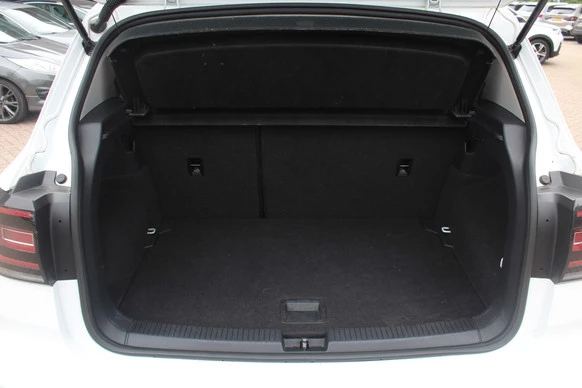 Volkswagen T-Cross - Afbeelding 16 van 30
