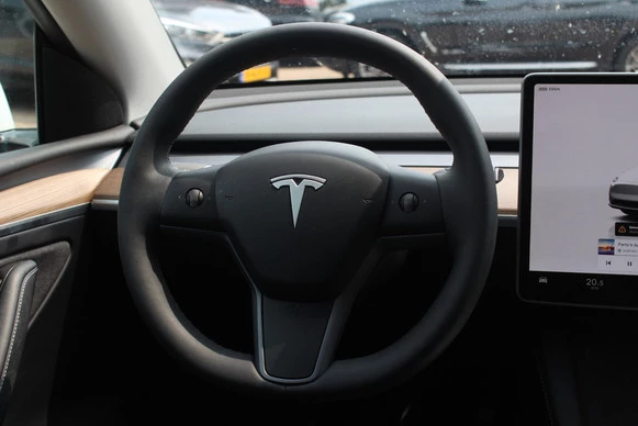 Tesla Model Y - Afbeelding 13 van 30
