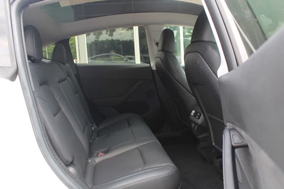 Tesla Model Y - Afbeelding 13 van 30