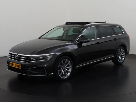 Volkswagen Passat - Afbeelding 1 van 30