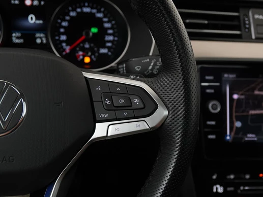Volkswagen Passat - Afbeelding 10 van 30