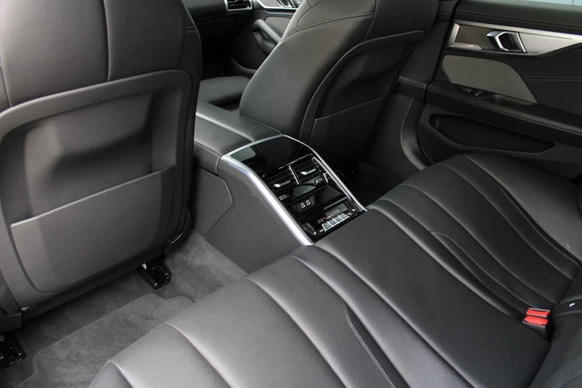 BMW 8 Serie - Afbeelding 21 van 30