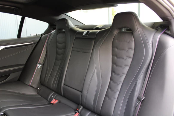 BMW 8 Serie - Afbeelding 24 van 30