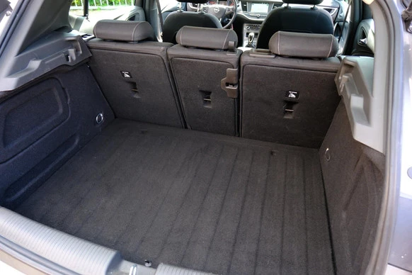 Opel Astra - Afbeelding 10 van 30