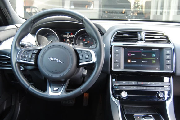 Jaguar XE - Afbeelding 15 van 24