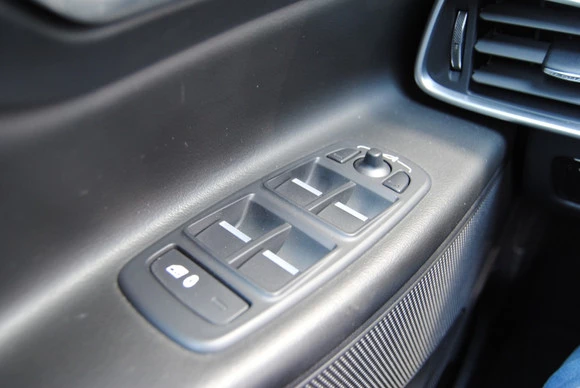 Jaguar XE - Afbeelding 16 van 24