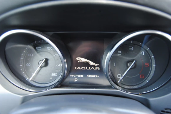 Jaguar XE - Afbeelding 24 van 24
