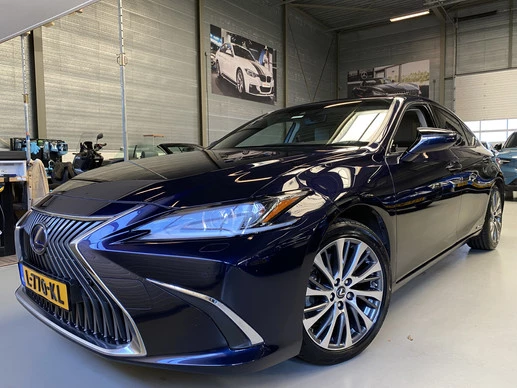 Lexus ES - Afbeelding 1 van 30