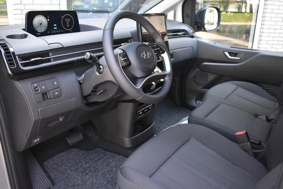 Hyundai Staria - Afbeelding 2 van 30