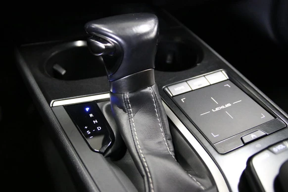 Lexus UX - Afbeelding 25 van 30