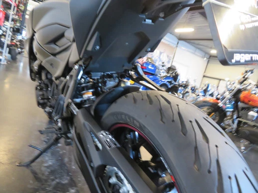 Suzuki GSX - Afbeelding 12 van 13