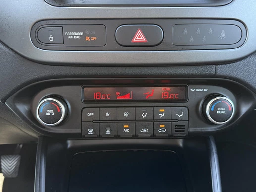 Kia Carens - Afbeelding 28 van 30