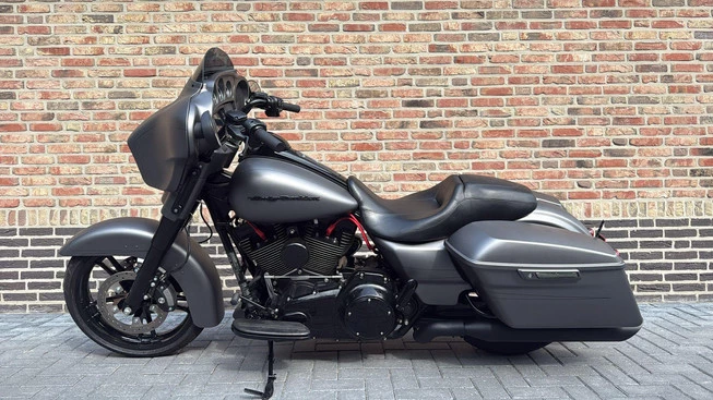 Harley-Davidson Street Glide - Afbeelding 1 van 22