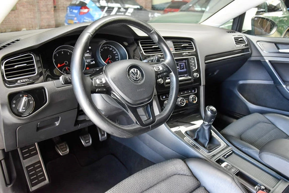 Volkswagen Golf - Afbeelding 11 van 30