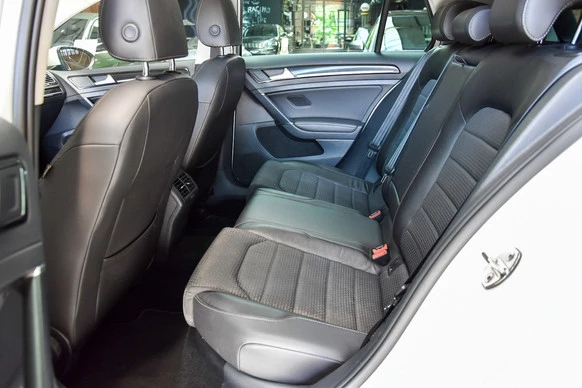 Volkswagen Golf - Afbeelding 16 van 30