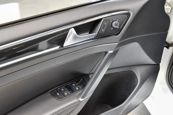 Volkswagen Golf - Afbeelding 18 van 30