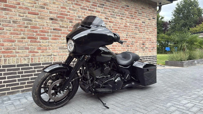 Harley-Davidson Street Glide - Afbeelding 2 van 18