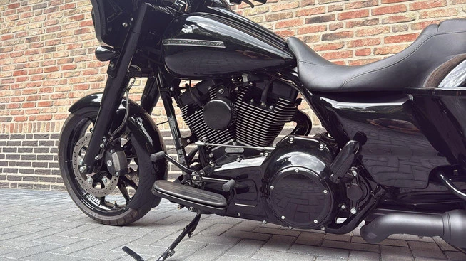 Harley-Davidson Street Glide - Afbeelding 7 van 18