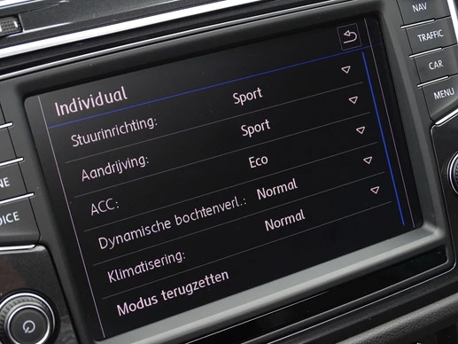 Volkswagen Tiguan - Afbeelding 27 van 30