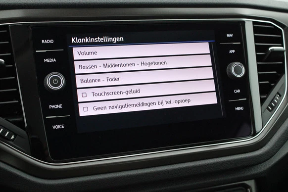 Volkswagen T-Roc - Afbeelding 28 van 30