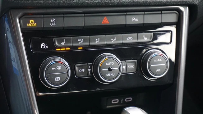 Volkswagen T-Roc - Afbeelding 28 van 30