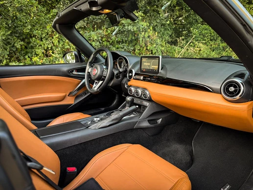 Fiat 124 Spider - Afbeelding 12 van 30