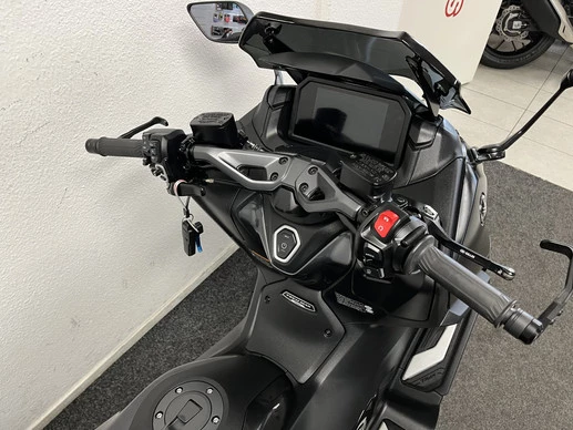 Yamaha T-MAX - Afbeelding 9 van 24