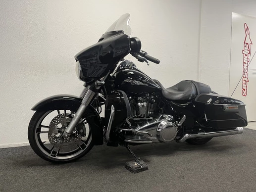 Harley-Davidson Street Glide - Afbeelding 14 van 22