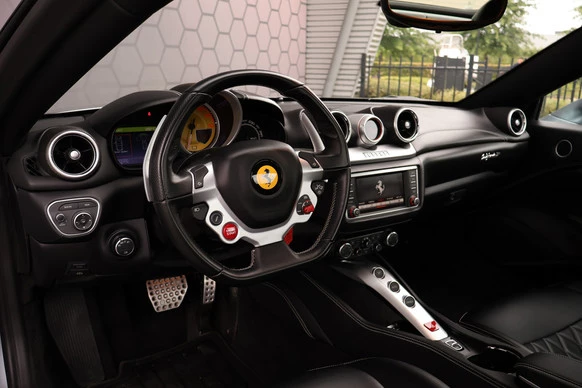 Ferrari California - Afbeelding 9 van 30