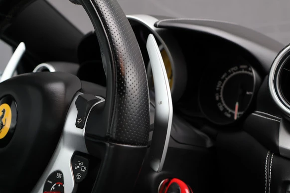Ferrari California - Afbeelding 24 van 30