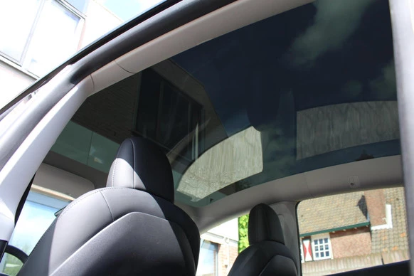 Tesla Model Y - Afbeelding 8 van 20
