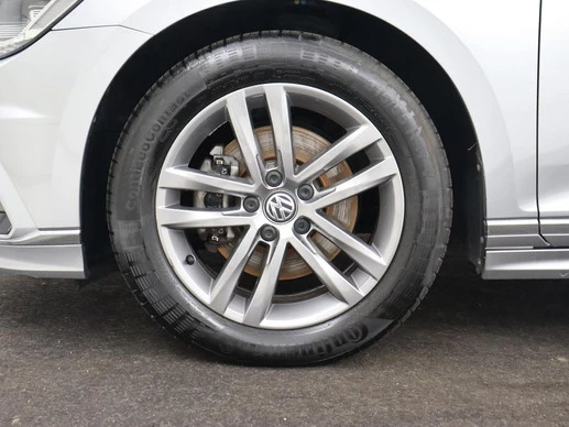 Volkswagen Passat - Afbeelding 24 van 30