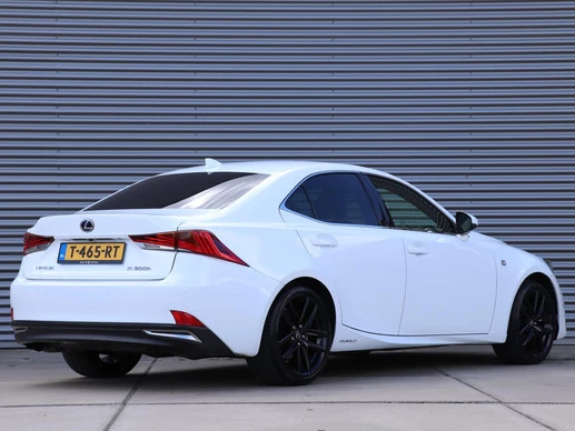 Lexus IS - Afbeelding 2 van 30